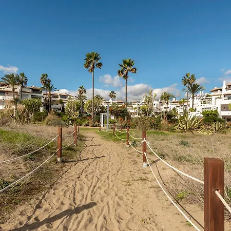 Afrodite - Frontline Apartment Estepona