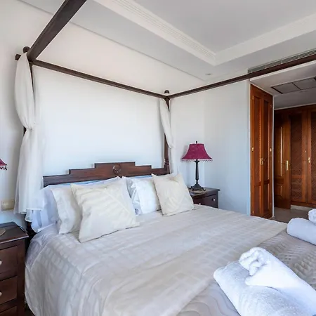 Afrodite - Frontline Apartment *