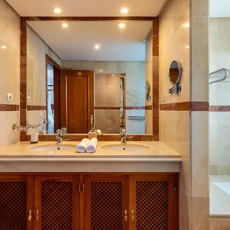 Apartament Afrodite - Frontline