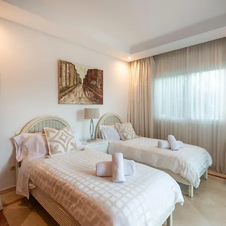 Apartament Afrodite - Frontline