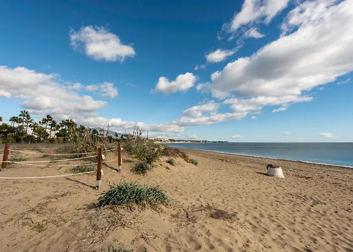 Afrodite - Frontline Apartment