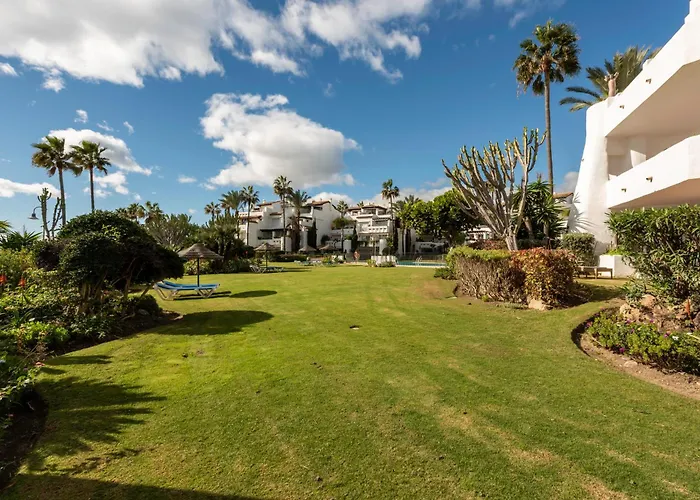 Afrodite - Frontline Apartment *