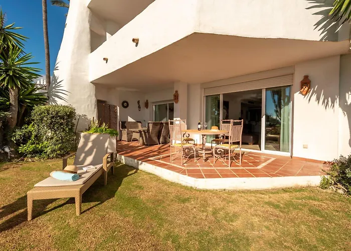 Afrodite - Frontline Apartment Estepona