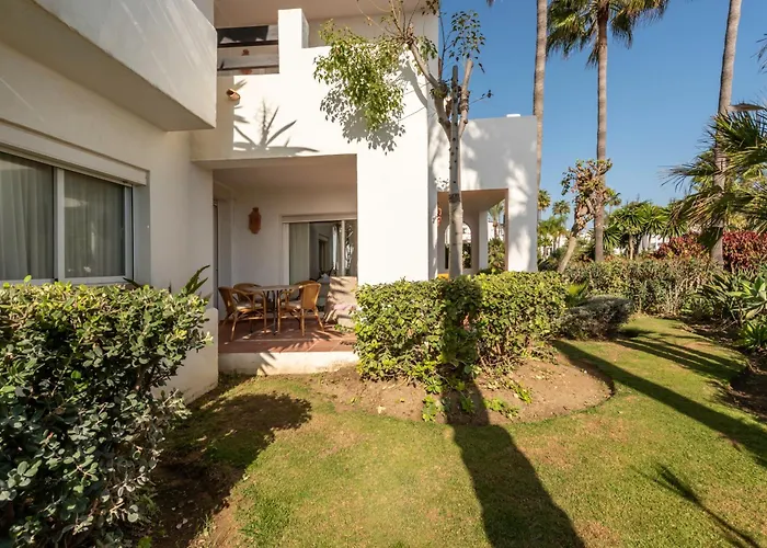 Afrodite - Frontline Apartment Estepona
