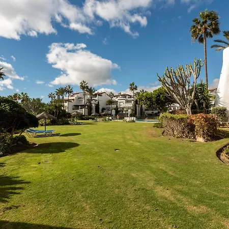 Afrodite - Frontline Apartment *