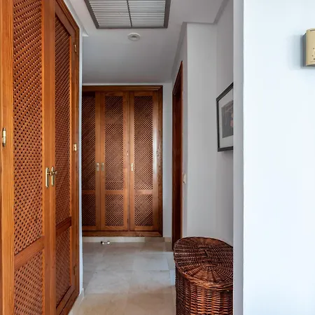 Afrodite - Frontline